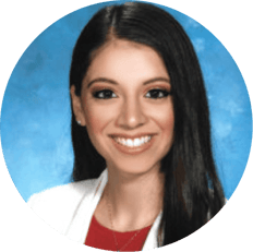 Nicolette Amato_circle headshot